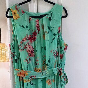 R & K Mint Green Floral Maxi Dress with a Belt. Size 20W